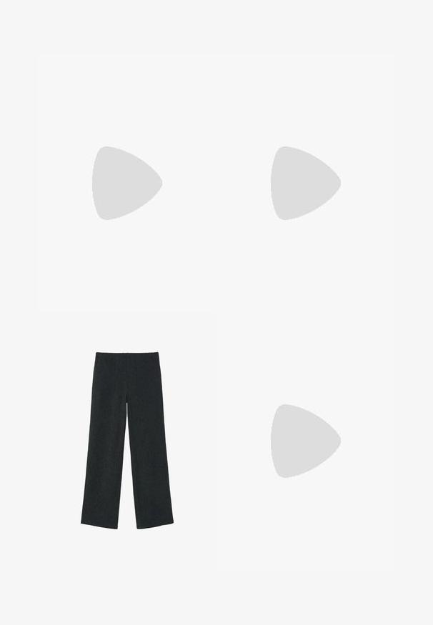 T-shirt noir à manches longues cropped en coton doux. Présente un col rond et des coutures visibles le long des coutures.; Pantalon large en maille côtelée noire avec taille élastique, devant plat et ourlet droit, présenté sur un fond blanc.; Sneakers en suede noir avec trois bandes blanches, logo doré et semelle en caoutchouc marron. Présente un design à lacets à profil bas.; Sac en tissu noir et gris à pois avec une silhouette courbée, une seule poignée et une texture douce, offrant un design décontracté et spacieux.