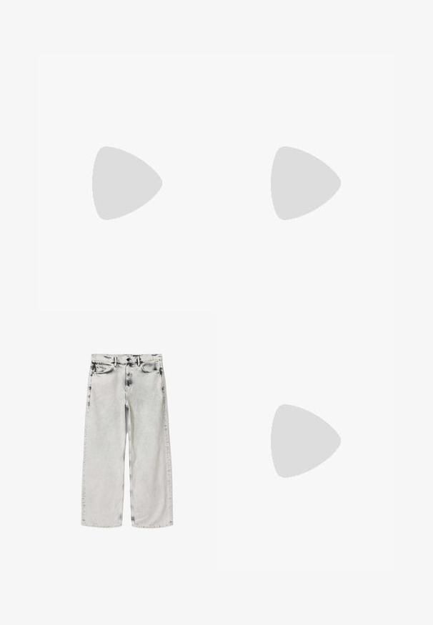 Langærmet skjorte, sort og hvid med vandrette striber, rund hals, stoffet har en glat tekstur, med et lille logo på brystet.; Lysegrå vidde cowboybukser med subtil sort vaskeeffekt omkring lommer og sømme, med bæltestropper og knaplukning foran.; Sort læder herresko med moc-toe-design, penny-rem og lav hæl på en neutral baggrund.; Sort messenger taske lavet af struktureret syntetisk materiale, med sølvhardware, justerbar rem og med et frontlogo-plakette samt lynlås lukning.