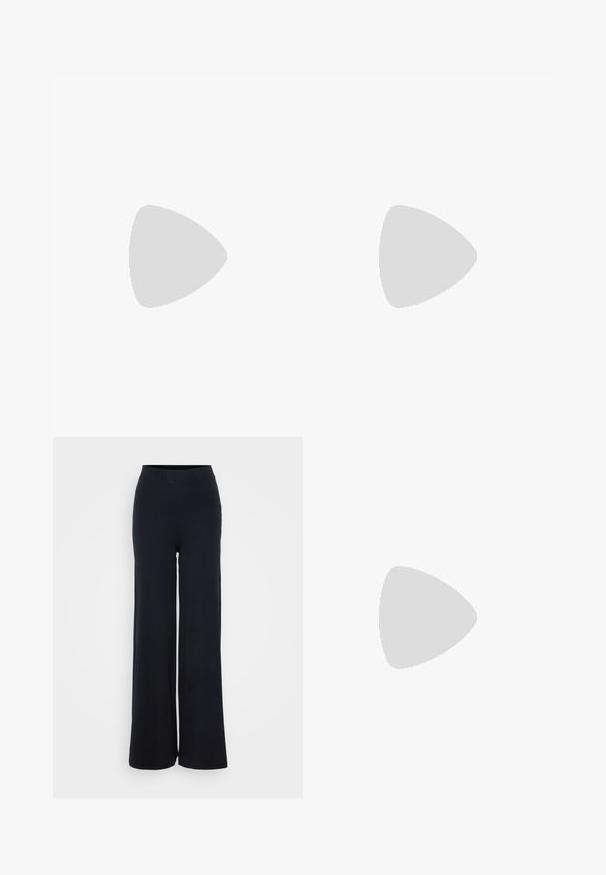 Top negro, con tirantes caídos, de diseño ajustado, con un dobladillo asimétrico y una textura suave y lisa. Presenta tela fruncida en el escote.; Pantalones de pierna ancha negros de canalé con un acabado texturizado y cinturilla elástica, que cuentan con un ajuste relajado y sin herrajes visibles.; Zapato de tacón alto de ante marrón con punta afilada, correa fina en el tobillo y hebilla plateada sobre fondo blanco.; Bolso de mano de cuero blanco tejido con asa redondeada y extremos de la correa anudados, exhibido sobre un fondo liso.