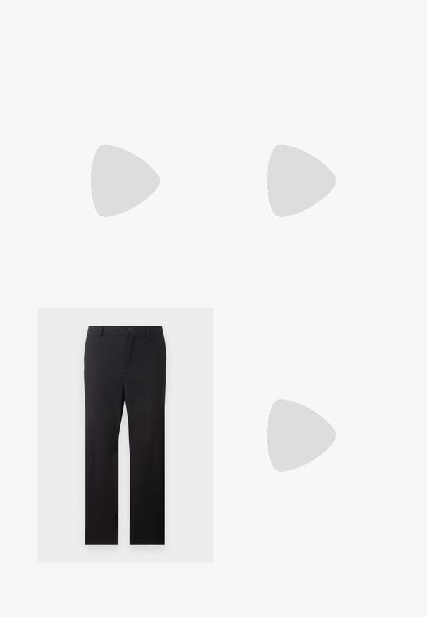 Polo shirt à manches courtes gris clair avec col, patte de boutonnage à deux boutons et petit logo Barbour brodé sur la poitrine gauche.; Pantalon noir droit avec passants de ceinture et fermeture à bouton sur le devant, sur fond blanc.; Mocassins en daim beige avec un bout arrondi, semelle en caoutchouc plate et coutures décoratives sur la tige. Dispose d'un design à enfiler sans lacets.; Ceinture en cuir marron avec une boucle en métal argenté, présentant une texture lisse et un design rectangulaire épuré. Simple et fonctionnelle.