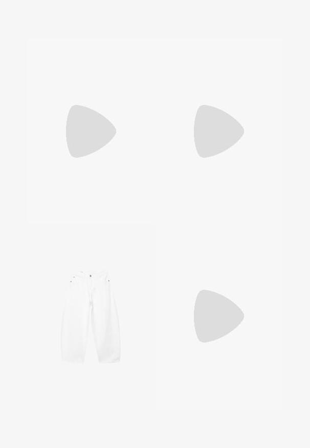 Haut court blanc à coupe large et décontractée, fabriqué en tissu doux. Présente un col rond et des manches courtes chauve-souris. Texture lisse.; Jean en denim blanc coupe ample avec fermeture par bouton et zip, passants de ceinture et poches avant, présenté sur un fond uni.; Baskets en daim noir avec trois bandes blanches, semelle en caoutchouc beige, et un petit logo doré sur le côté. Dotées d'une doublure intérieure noire lisse.; Sac fourre-tout en cuir noir avec une texture lisse, un haut arrondi doux et de larges poignées. Présente une couture minimale et une silhouette décontractée.