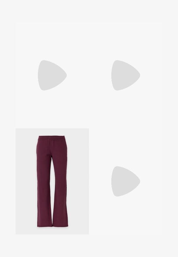 Gestuz DREW - Polo - aronia; Pantalones de pierna recta en color burdeos oscuro liso con cintura elástica, hechos de tela suave.; Zapato de tacón slingback de charol burdeos con puntera puntiaguda, fina correa en el tobillo y pequeño detalle decorativo de hebilla. Textura suave y tacón alto.; Bolso de mano de piel sintética burdeos con forma redondeada, detalles fruncidos y un asa de metal dorado. Textura suave y acabado brillante.