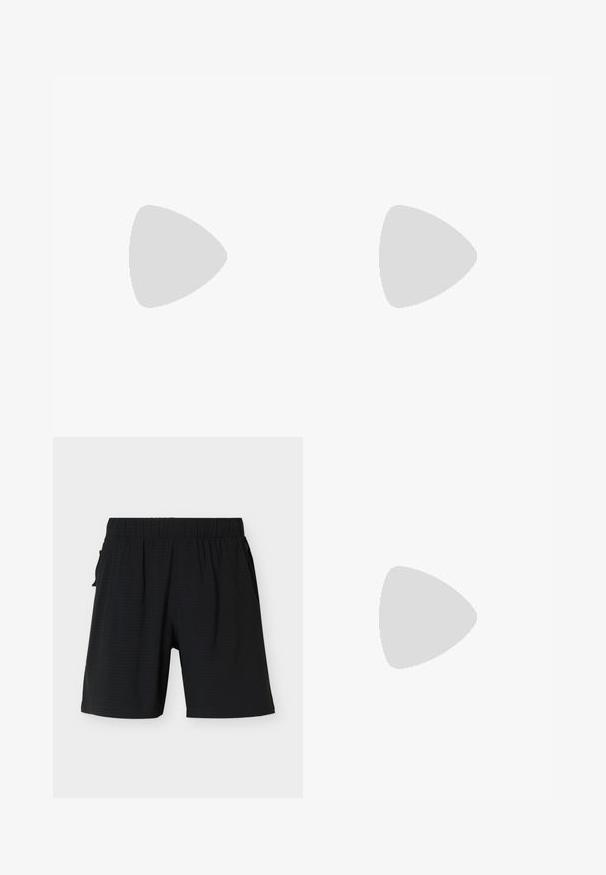Korte mouwen fietstrui van zwart, glad materiaal. Heeft een ritssluiting aan de voorkant en "OAKLEY" in het wit gedrukt op de linkerkant.; Zwarte knielange shorts met elastische tailleband en steekzakken aan de zijkant, afgebeeld tegen een effen lichte achtergrond.; Zwarte sportschoenen met een stevige zool, een bovenwerk van mesh en synthetisch materiaal, getextureerde accenten en Vibram-branding op de buitenzool.; Gorilla Wear MITCHELL TRAINING - Vingerloze handschoenen - grey