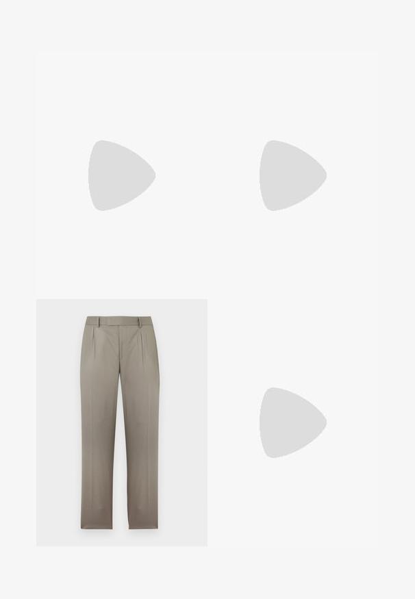 Pitkähihaisen tummanvihreän polo-paidan pinta on sileä. Paidassa on V-kaulus ja minimalistinen muotoilu ilman kuvioita tai varusteita.; Vaaleanruskeat räätälöidyt housut, joissa vyölenkit, etuvaskoolit ja suorat lahkeet, valkoista taustaa vasten esillä.; Musta nahkainen loafer, jossa metallikoriste, esillä kellumassa beigen maton yllä, taustalla pyöreä, meripihkankeltainen pöytä.; Musta nahkainen duffelilaukku, suorakulmainen muoto, kaksinkertaiset kahvat, irrotettava olkahihna ja minimaaliset koristeet.