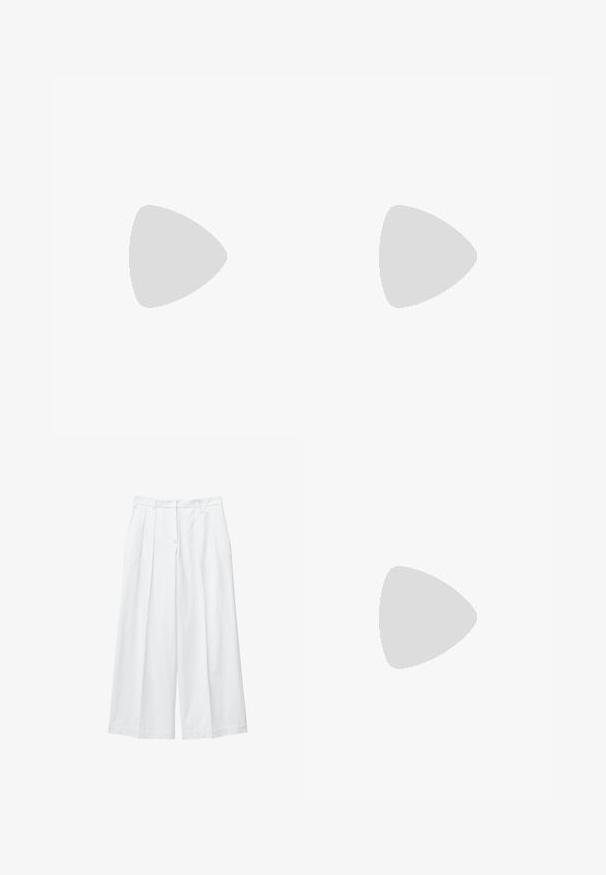 Débardeur côtelé rose clair avec un col rond, conçu sans manches et d'une coupe ajustée, fabriqué en tissu de coton extensible.; Pantalon blanc à jambes larges et taille haute avec plis devant, passants de ceinture et fermeture avant dissimulée, présenté sur fond blanc.; Baskets crème avec des accents roses, présentant une tige en cuir texturée, un design à trois bandes, un renfort en caoutchouc au niveau des orteils et une semelle contrastante.; Sac cabas en paille tissée avec des rayures verticales marron et deux anses en cuir marron, base rectangulaire et ouverture supérieure.