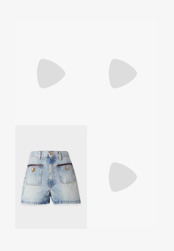 Débardeur noir à fines bretelles, fabriqué à partir d'un tissu doux. Présente une coupe ajustée et une texture lisse, sans motifs ni embellissements.; Short en jean bleu clair taille haute, poches plaquées avant avec des boutons dorés et des bordures marron foncé.; Chaussure plateforme noire brillante avec semelle texturée épaisse et deux sangles à boucles en argent sur le côté, présentée en profil sur un fond blanc.; Sac bandoulière triangulaire en cuir marron avec logos MCM noirs, plaque de marque en métal doré et tirette de fermeture éclair sur fond blanc.