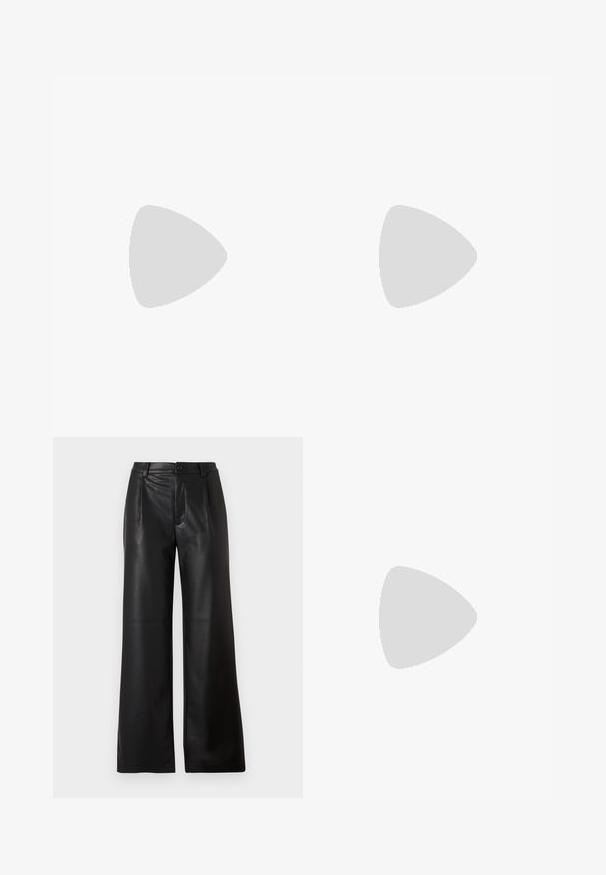 Schwarzes langärmliges Rippoberteil mit Rundhalsausschnitt und fünf Knopfblende mit kleinen, hellen Knöpfen. Weiche Textur, figurschmeichelnde Passform.; Schwarze weitem Hosen aus glattem Leder mit einem vorderen Knopfverschluss und zwei schrägen Taschen an den Vorderseiten.; Schwarze Lackleder-Mules mit spitzem Zeh, niedrigem Kitten-Heel und geschwungenen Seiten, die ein glänzendes Finish und ein minimalistisches Design aufweisen.; Schwarze Lederhandtasche mit zwei verlängerten Griffen, Reißverschluss und runder Form; glatte Textur mit subtiler glänzender Oberfläche.