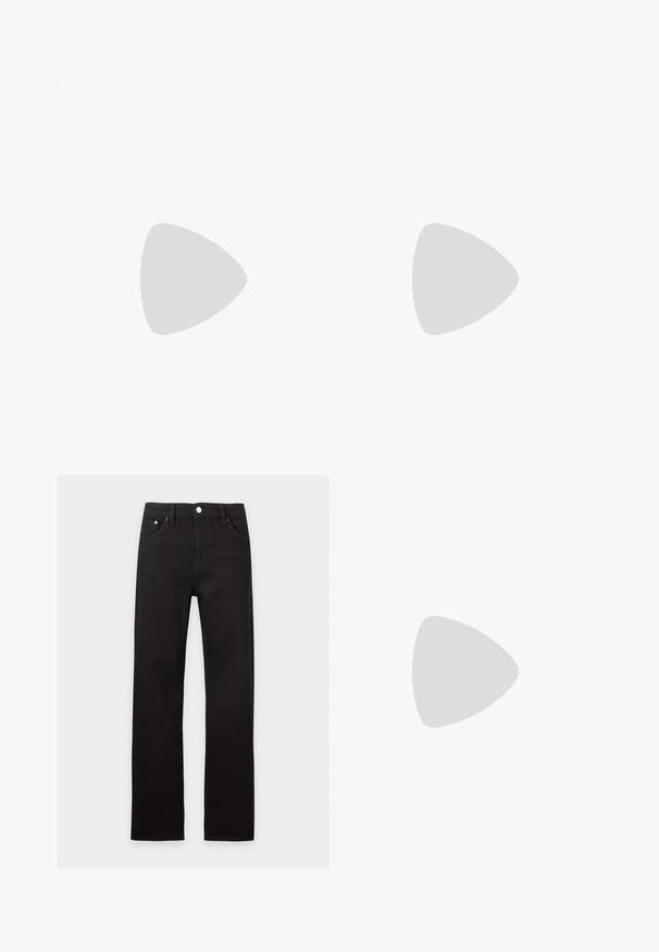 Sort langærmet ribbestrikket sweater med høj hals og tætsiddende silhuet på en lys ensfarvet baggrund.; Sorte jeans med lige ben, knaplukning, bæltestropper og forlommer, vist på en ensartet lys baggrund.; Sort læder flad sko med rund tå, der har en blød sort elastisk strop over vristen. Glat tekstur og minimalistisk design.; Øreringe i sølvtonede abstrakte bølgede hoops med en glat, reflekterende overflade og uregelmæssige organiske former.