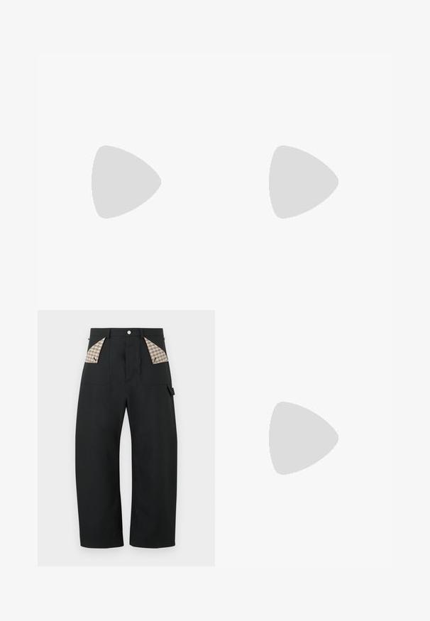 Hellgrünes, geripptes Polohemd mit kurzen Ärmeln, das über eine knöpfbare Blende und einen flachen Kragen verfügt. Weiche Strickstruktur mit körpernahem Schnitt.; Schwarze, weit geschnittene Hose mit hoher Taille, vorderen Taschen mit beige-kariertem Futter, Knopfverschluss und kleinem Schlaufen-Detail an der rechten Seite.; Schwarze Lederschuhe mit einem glatten Finish, abgerundeter Spitze und Schnürsenkeln. Sie verfügen über eine dicke schwarze Sohle und feine Nähte entlang der Kante.; Schwarze kompakte Umhängetasche mit vorderer Reißverschlusstasche, verstellbarem Riemen und strukturiertem Stoff auf einfarbigem Hintergrund.
