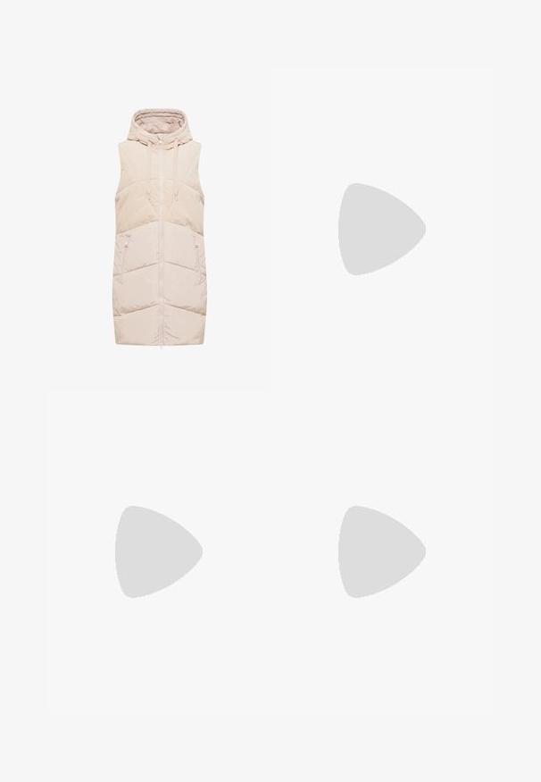 Gilet matelassé sans manches beige avec une section supérieure matelassée, fermeture éclair à l'avant, capuche et deux poches zippées.; Chemise à manches longues beige clair avec un col rond, tissu texturé et coupe décontractée. Design simple sans motifs ou accents visibles.; Jean en denim bleu clair à jambes droites avec bouton frontal, fermeture éclair et cinq poches, présenté sur un fond blanc.; UGG NEW HEIGHTS CUFF - Bottes de neige - chestnut