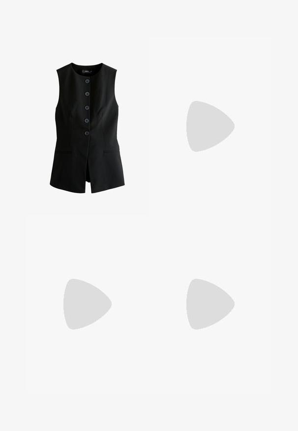 Gilet noir sans manches à boutons, encolure ronde et deux poches horizontales devant, coupe ajustée.; Hofmann Copenhagen JULY TOP - Blouse - black; Pantalons noirs à jambe large en tissu lisse avec une taille haute, dotés de deux plis frontaux et d'une coupe ajustée.; Botte noire en cuir, arriva à genoux, avec un bout rond, une fine bride à la cheville et une boucle en métal, semelle plate et texture lisse.