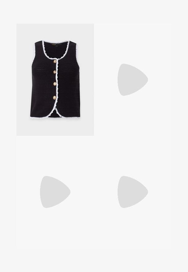 Gilet sans manches en maille noire avec bordure blanche et quatre boutons dorés sur le devant sur un fond uni.; Robe courte blanche à manches longues texturée avec un col rond et de petits nœuds décoratifs à la taille sur un fond uni.; Ballerine en cuir verni noir avec un bout carré, sangle de cheville avec des détails en métal argenté et semelle plate. Texture lisse avec un design minimaliste.; Sac à main en cuir noir avec une forme courbée, une longue bandoulière réglable et des franges de chaque côté sur un fond clair.