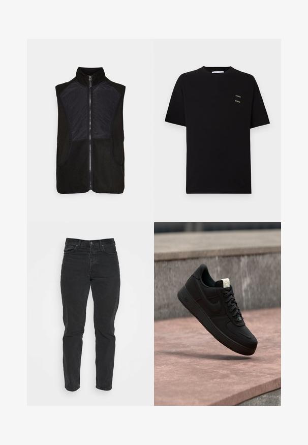 Sort fleece vest med høj krave, lynlås lukning og letvægts sorte stofpaneler på front og sider. To sidelommer inkluderet.; Sort bomulds T-shirt med korte ærmer og rund hals, der har to små, broderede "Samsøe" logoer på venstre brystområde.; Sorte denimjeans med lige pasform, fem lommer, frontlukning med knap og kontrastsyninger. Glat tekstur med let slid synligt.; Sort Nike Air Force 1 sneaker, der svæver over en lyserød betonforkant med en grå stenet baggrund, som viser sidde- og topdetaljer.