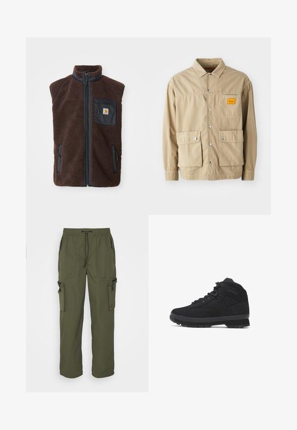 Bruine fleece vest met rits aan de voorkant, hoge kraag en zijzakken. Voorzien van een zwarte borstzak met logo-label. Zacht, gestructureerd materiaal.; Replay Inc. SHIRT - Overhemd - khaki; Olijfgroene cargobroek van lichtgewicht stof, met een elastische tailleband, striksluiting en meerdere met rits gesloten zakken.; Zwarte mid-top wandelschoenen van suede en nylon, met ronde veters, versterkte oogjes en een getextureerde rubberen zool met een patroon.