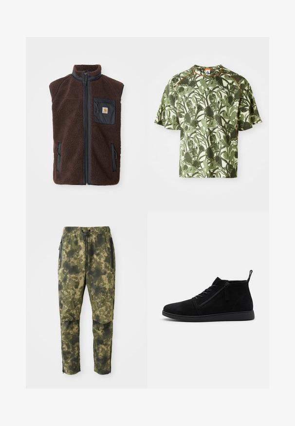 Hnedý fleece vest s predným zipsom, vysokým golierom a bočnými vreckami. Obsahuje čierne priestranné vrecko na hrudi s logom. Mäkký, textúrovaný materiál.; Zelené tričko s krátkym rukávom, s textúrovaným vzorom listov, s oranžovým akcentom na golieri a voľným strihom. Vyrobené z priedušného materiálu.; Kárované nohavice v rôznych odtieňoch zelenej farby s digitálnym vzorom. Vybavené elastickým pásom, šnúrkou na stiahnutie a bočnými vreckami so zipsom.; Čierne semišové členkové topánky majú zaoblenú špičku, predné šnúrky a bočný zips. Podrážka je plochá s textúrovaným povrchom pre lepšiu priľnavosť.