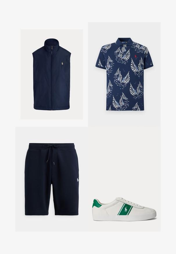 Gilet sans manches bleu marine en tissu léger, doté d'un col montant, d'une fermeture éclair frontale et d'un petit logo brodé sur le côté gauche de la poitrine.; Polo bleu marine avec motifs de voiliers blancs et bleu clair, manches courtes, col à boutons et petit logo rouge brodé sur la poitrine.; Shorts de sport en coton bleu marine avec taille élastique, cordon de serrage et logo sur le côté gauche. Texture lisse, longueur au genou.; Baskets basses blanches avec une bande verte et le logo Polo sur le côté, languette de talon verte et lacets blancs, vues de côté gauche sur fond uni.
