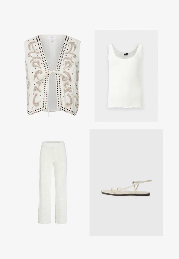 Veste sans manches blanche avec des détails en clous marron et motifs floraux brodés, avec fermeture à nouer sur le devant et design ouvert à l'avant.; Débardeur blanc côtelé avec bretelles bordées de dentelle et bords festonnés, présenté sur un fond gris clair.; Pantalons en maille blanche à côtes avec une coupe évasée et une taille élastique, présentant des rayures horizontales pour une texture et des détails.; Sandale plate beige avec plusieurs fines lanières et une boucle réglable. La semelle est plate avec un léger contraste sombre sur le bord.