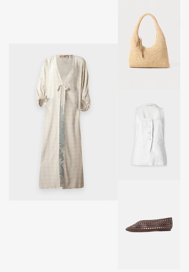 Hvid ærmeløs vest med knapper og firkantet halsudskæring samt to forlommer, lagt fladt på en ensfarvet baggrund.; Silkefin, creme kimono-stil morgenkåbe med dyb V-udskæring, bælte i taljen og puffede ærmer. Har et prydet, teal mønster indeni.; Brun flad sko med vævet åbent design og lukket rundet tå, vist fra siden på en lys baggrund.; Vævet beige håndtaske med et buet håndtag, struktureret overflade og en brun frynse detalje. Har en afslappet, hobo-form.