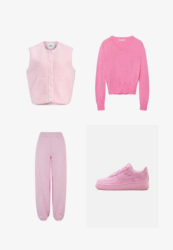 Veste sans manches en polaire rose clair, boutonnée, avec un col rond et deux poches avant, étiquette JJXX à l'intérieur du col.; Pull rose à manches longues avec col en V, poignets et ourlet côtelés, présentant une texture de maille lisse.; Urban Classics Pantalon de survêtement - softpink; Baskets basses roses avec ornements floraux sur le côté, bout perforé, fermeture à lacets et semelle rembourrée marquée « AIR ».