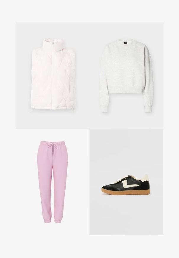 Helle rosa, gesteppte Pufferweste mit hohem Kragen, Frontreißverschluss und zwei seitlichen Taschen. Verfügt über ein dezentes, geprägtes Muster. Weiche Textur.; Hellgraues, kurz geschnittenes Sweatshirt mit Rundhalsausschnitt, langen Ärmeln und gerippten Bündchen und Saum.; Hellrosa Jogginghose mit elastischem Bund, Kordelzug, Seitentaschen und elastischen Bündchen, abgebildet auf weißem Hintergrund.; Schwarze Wildleder- und Leder-Sneaker mit einem cremefarbenen Seiten-Swoosh und einer hellcremefarbenen Ferse. Ausgestattet mit beige Schnürsenkeln und einer Gummilaufsohle.