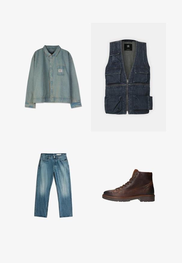 Denim jas met meerdere voorkruipzakken, een ritssluiting en een V-hals ontwerp. Kleur is donkerblauw met een lichte textuur.; Lichtblauwe spijkerjacket met een puntige kraag, lange mouwen, borstzak en zichtbare stiksels; relaxte pasvorm en versleten textuur.; Blauwe rechte spijkerbroek met voorzakken, ceintuurlussen en vervaagde wassing op de dijen en knieën, plat gelegd op een witte achtergrond.; Bruine leren hoge laarzen hebben een smoothe textuur, een ronde neus, een vetersluiting en metalen oogjes, met een contrasterende bruine rubberen zool.