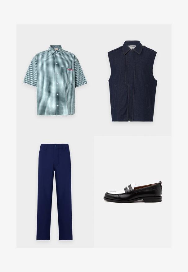 Gilet en denim, bleu foncé, design sans manches, col pointu, couture frontale verticale, deux poches avant, souligné par des coutures jaunes contrastées.; Chemise à manches courtes en vichy vert et blanc. Elle possède un devant à boutons, un col et une poche poitrine avec broderie rouge.; Pantalons bleu marine avec fermeture à bouton et zip, coupe droite, devant plat et poches latérales ; fabriqués en tissu lisse et léger.; Mocassin en cuir noir et blanc avec des détails cousus, un petit talon et un design slip-on, présenté de profil sur un fond uni.