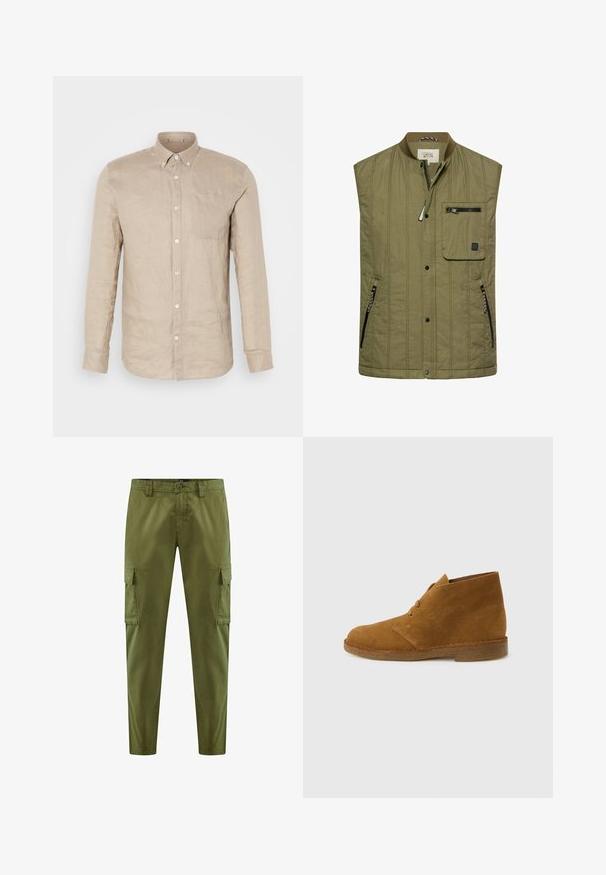 Olijfgroene mouwloze jas met ritssluiting aan de voorkant, drukknopen, één borstzak met rits, twee zijzakken met rits en een geribde kraag.; Beige linnen overhemd met knopen, lange mouwen, een enkele borstzak en witte knopen. Soepele textuur, relaxte pasvorm en puntige kraag.; Groene cargobroek met een rechte pijp, twee zijzakken en een knoopsluiting, gemaakt van lichtgewicht, duurzaam materiaal.; Bruine suède enkellaars met twee oogjes en een crepézool op een effen lichtgrijze achtergrond.