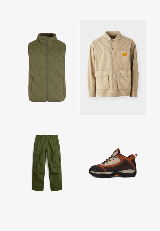 Quiltet vest i olivengrøn med høj krave, frontlynlås og to sidelommer. Glat tekstur med bølgemønster syninger.; Replay Inc. SHIRT - Skjorter - khaki; Olivengrønne cargo-bukser med to forlommer, to lårklaplommer, bæltestropper og lukning med knap og lynlås.; Brun og beige vandresko med sort sål, metaløjer, bånd ved hælen og "DC SHOE CO USA" branding på siden.