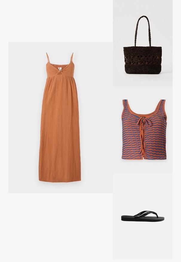 Orange bomulds tanktop med blå bølgede striber, med en scoop halsudskæring og en bindedetalje foran. Glat tekstur, cropped design.; Maxikjole i rustfarve lavet af letvægtsstof. Har justerbare spaghettistropper, en rynket overdel og et flagrende skørt. Tekstureret finish.; Sort gummiflip-flop med tekstureret fodseng og glat Y-formet rem på en ensfarvet lys baggrund.; Mørkebrun flettet taske med blomsterprint og to lange fletdet håndtag på en ensfarvet lys baggrund.