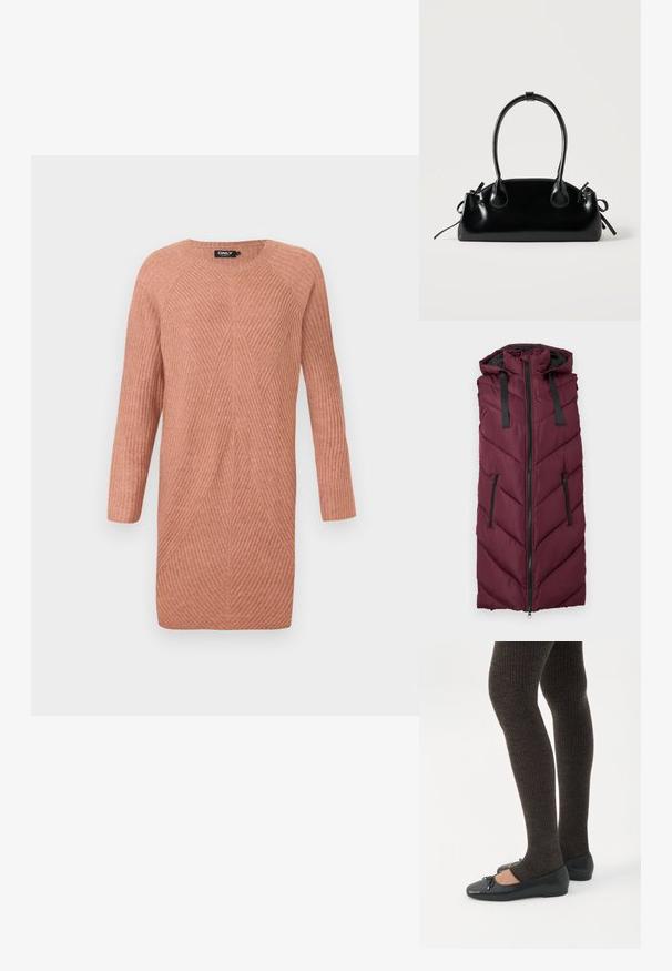 Bordeaux puffer vest med hætte, der har et chevron-quiltet mønster, frontlynlås og to side lynlåslommer.; Langærmet, ferskenfarvet strikket kjole med chevron-ribbede mønster og rund halsudskæring.; Ben iført mørke ribbede leggings kombineret med sorte balletsko med små sløjfedetaljer på hvid baggrund.; Lille sort blank håndtaske med to lange håndtag og snøre-detaljer i siden på en ensfarvet lys baggrund.