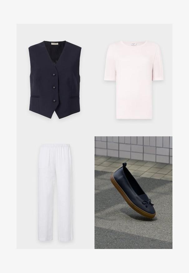 Marineblaue ärmellose Weste aus glattem Stoff. Verfügt über einen tiefen V-Ausschnitt, fünf Knöpfe und zwei horizontale Taschen mit dezenten Steppdetails.; Helles rosa T-Shirt mit kurzen Ärmeln aus weichem Material, mit Rundhalsausschnitt und einem schlichten, geraden Schnitt. Minimalistischer Stil.; ASPESI PANTALONE - Stoffhose - white; Schwarzer Lederschuh zum Hineinschlüpfen mit brauner Gummisohle und gebundener Schleife, schwebend über einem grauen Gehweg neben einer gefliesten Wand.