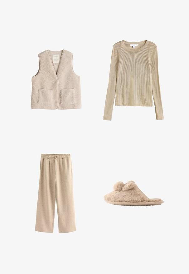 Fleece-Weste in hellem Beige, mit V-Ausschnitt, drei Knöpfen und zwei Fronttaschen. Weiche Textur mit einem kuscheligen, isolierenden Design.; Beigefarbener, gerippter Langarm-Strickpullover mit rundem Ausschnitt und schmaler Passform, flach liegend mit sichtbarem Etikett am Kragen.; Beige weite Hosen aus weichem Stoff, mit einem elastischen Bund und Kordelzug, sowie einer subtilen gesprenkelten Textur.; Beige flauschiger Hausschuh zum Hineinschlüpfen mit zwei Pompons oben und einer flachen Sohle, für den Innenbereich konzipiert.