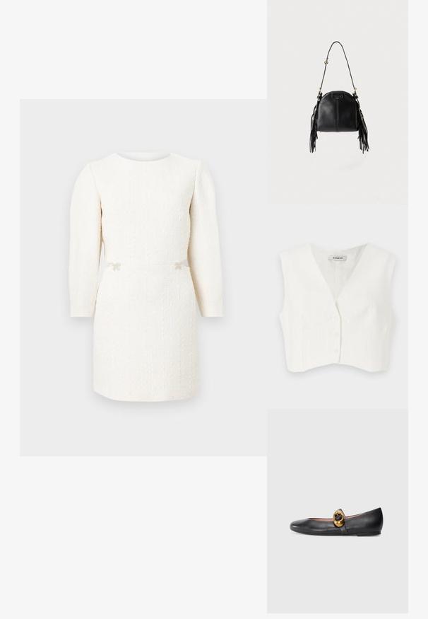 Witte cropped top met een V-hals, twee voorkruiszakken, vijf knopen en verticale textuurstrepen. Gemaakt van een gladde, lichte stof.; Witte, getextureerde mini-jurk met lange mouwen, een ronde halslijn en decoratieve kleine strikjes aan de taille, afgebeeld tegen een effen achtergrond.; Zwarte leren ballerina met een ronde neus, voorzien van een gouden ronde accent op een band. Gladde textuur; lage, vlakke zool.; Zwarte leren handtas met een gebogen vorm, lange verstelbare band en franjes aan beide zijden tegen een lichte achtergrond.