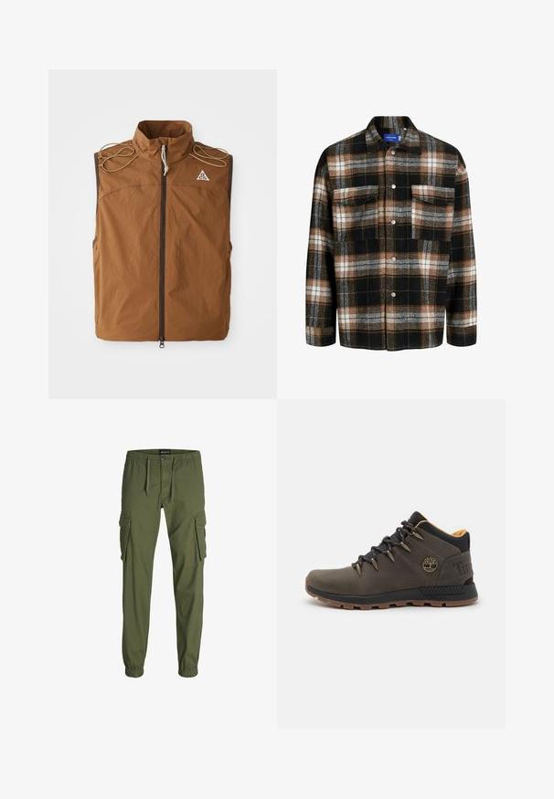 Brun vest med høj krave, frontlynlås og skulderbånd. Fremstillet af letvægtsstof, med et logo på den øverste venstre side.; Rutet skjorte i en blanding af sort, hvid og brun farve. Den har to brystlommer, krave og metal snap knapper.; Olivengrønne cargo-bukser med elastisk talje, snøre, to store sidelommer og smalle ribkanter. Fremstillet af et holdbart stof.; Brun læder vandrestøvle med sorte detaljer. Har runde snørebånd, polstret krave og struktureret gummisål. Timberland-logo på hælen.