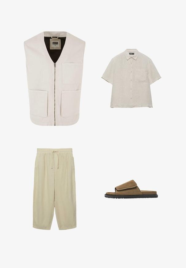 Gilet sans manches beige clair avec un décolleté en V, fermeture éclair sur le devant et deux grandes poches frontales. Fabriqué en coton bio avec une texture lisse.; Chemise en lin beige à manches courtes avec boutons devant, une poche poitrine simple et un col classique, posée à plat sur un fond blanc.; Pantalon beige ample et court avec taille élastique et cordon à l’avant, fabriqué en tissu léger.; Sandale slide en daim marron avec une large bride velcro et une semelle en caoutchouc noire, vue latérale sur fond blanc.