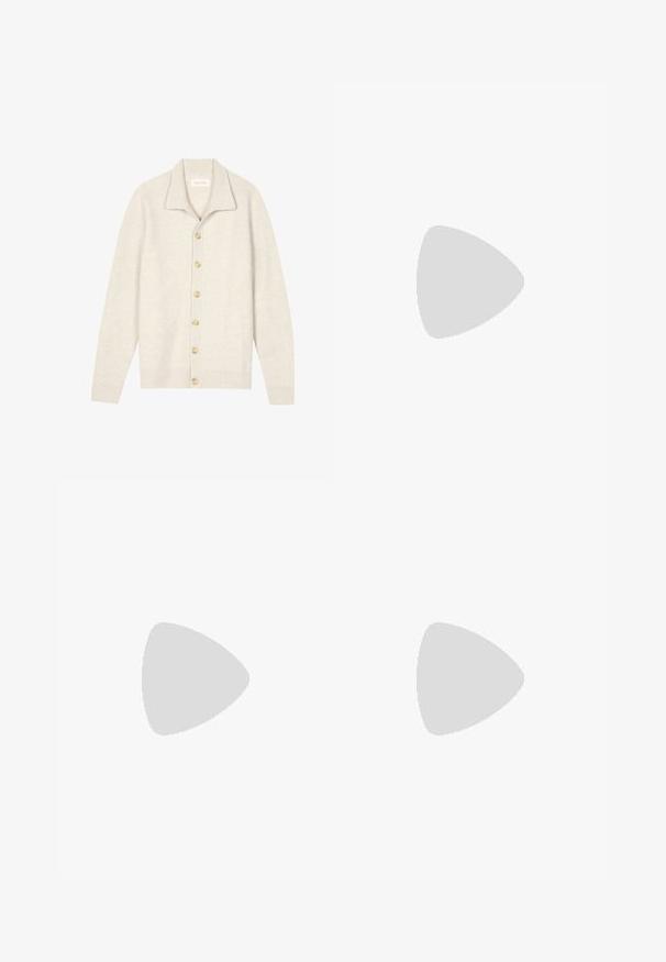 Cardigan de un bej deschis, realizat dintr-un material texturat cu rigips, având un guler și șapte nasturi bej pe față, precum și mâneci lungi.; Cămașă albă cu mânecă scurtă și fermoar, realizată dintr-un material texturat, având un guler și două buzunare frontale cu clapete pătrate.; Pantaloni roz deschis, confecționați dintr-un material neted, cu o croială slim, închidere cu un singur nasture și două buzunare laterale.; Loafers bej cu un vârf ascuțit, dintr-un material neted, cu o bandă peste vamp și o talpă joasă maro. Design simplu cu accente minime.