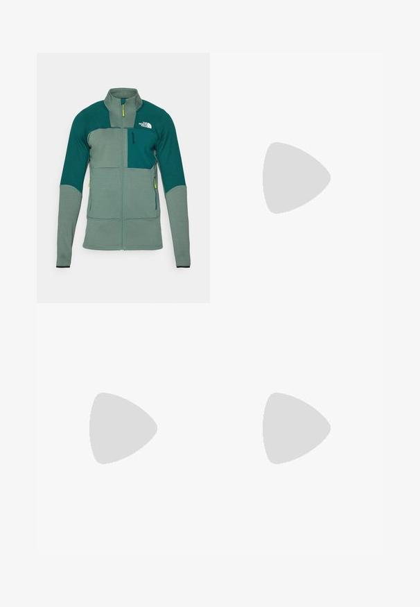 Grøn udendørsjakke med struktureret stof, høj krave, frontlynlås og kontrasterende farvepaneler med brystlomme og logo.; The North Face M L/S SIMPLE DOME TEE - Langærmet T-shirt - medium grey heather; Sorte udendørs bukser med tapered fit, lavet af slidstærkt stof. Udstyret med lynlåslommer og diskret branding på det forreste ben.; Sort trail løbesko med en struktureret overdel, gummisål og forstærket tåhætte. Har en polstret krave og en pull-tab til nem påtagning.