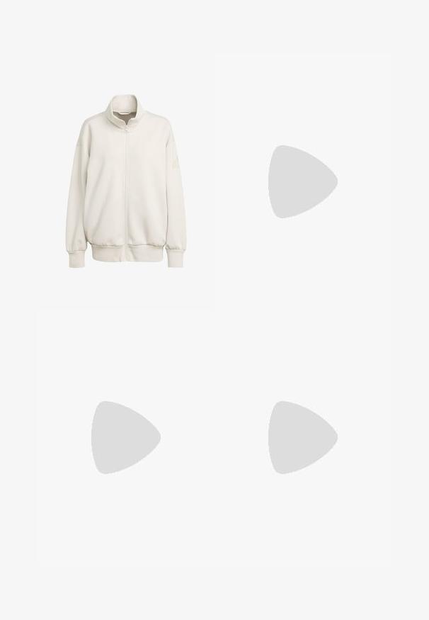 Kreemi vetoketjulls sweatshirt korkealla kauluksella, laskettujen olkapäiden, ribatulla hihansuiden ja helman kanssa, valmistettu sileästä kankaasta ja jossa on hienovarainen logo-yksityiskohta hihassa.; Pitkähihainen crop-top vaaleassa kermavärissä, valmistettu sileästä, joustavasta kankaasta, jossa on pyöreä pääntie ja minimalistinen muotoilu.; Vaaleanpunaiset urheilushortsit, joissa on korkea vyötärö ja jotka on valmistettu joustavasta materiaalista. Sisältää mustat sivuraitat ja Adidas-logon vasemmalla puolella.; Kevyt urheilujalkine off-white-värissä, jossa on teksturoitu verkko-osa, sininen logo korostuksena ja kumipohja, jossa on pito-kuvioita.