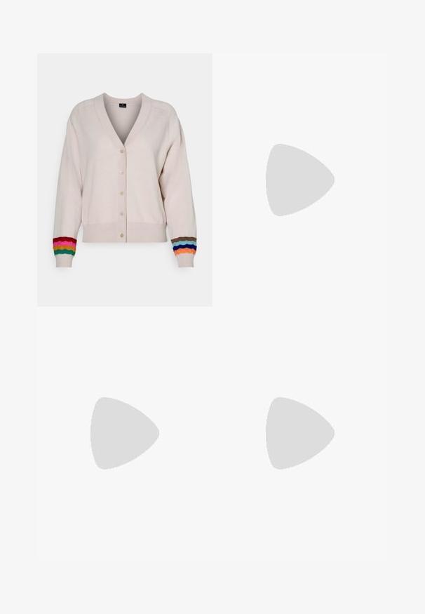 Gilet rose clair avec un col en V, présentant des boutons sur le devant et des accents colorés en forme de coque sur les manches dans des teintes de rouge, rose, vert et marron.; T-shirt blanc à manches courtes en tissu côtelé. Col rond, coupe régulière et détails de couture subtils. Aucune motif ni graphique.; Jupe midi en tricot blanche présentant un motif texturé avec des lignes verticales et des découpes près de l'ourlet. Taille élastique. Matériau doux.; Ballerines en cuir noir avec un bout rond, texture lisse, détails de couture minimalistes et design de semelle flexible.