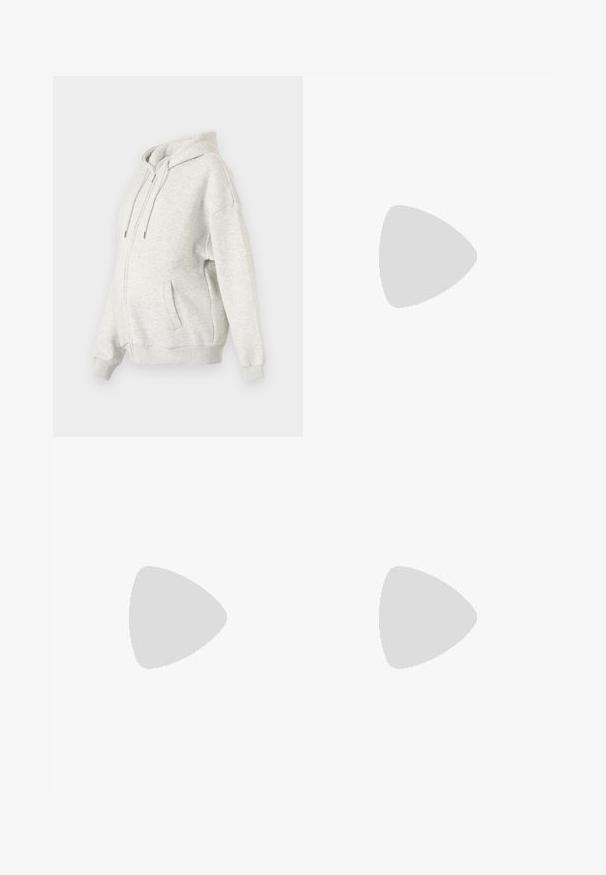 Ljusgrå hoodie gjord av mjukt tyg. Har en framdragkedja, stora fickor och en justerbar huva med dragsko. Löst sittande design.; Tre amningstoppar i vitt, grått och svart. Stretchigt tyg med justerbara spaghettiband och veckade sidseams för komfort.; Högmidjade denimjeans med svart stretchmidja, med avslappnad passform, blå texturerad tyg och klassisk femfickdesign.; Vit sneaker tillverkad av slätt syntetmaterial, med rundad tå, snörningsdesign, platt sula och subtil perforerad detaljer.