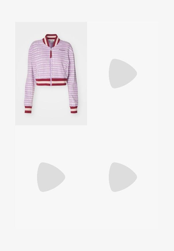 Puma LEMLEM JACKET - Jaka ar rāvējslēdzēju - vivid violet; Balts īsām piedurknēm T-krekls ar apaļu kakla izgriezumu un mazu zilu Puma logotipu uz krūtīm. Gluda auduma tekstūra.; Melnas sporta bikses, izgatavotas no viegla materiāla, ar elastīgu jostu un regulējamu auklu. Uz sāniem ir neliels logo.; Baltas sporta apavs ar teksturētu virsmu, noapaļotu purngalu un mīkstu zoli. Izceļas ar rakstainu akcentu tuvāk papēdim un taisnām auklām.