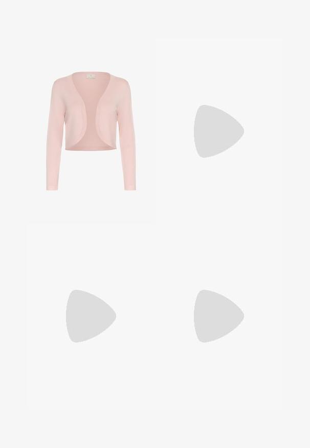 Ljusrosa kort cardigan i mjuk stickad tyg, med långa ärmar, öppen framsida och en subtil ribbad struktur längs kanterna.; Vit skräddarsydd topp i ribbat tyg med korta ärmar och rynkade detaljer på sidorna för textur och form.; Vita vida byxor i vid passform gjorda av ett lättviktsmaterial. Har en elastisk midja med dragsko och sidofickor. Slät textur.; Klart häl sandal med en transparent ovandel, beige fotbädd och en smal ankelrem. Har en spetsig tå och en tunn hög klack.