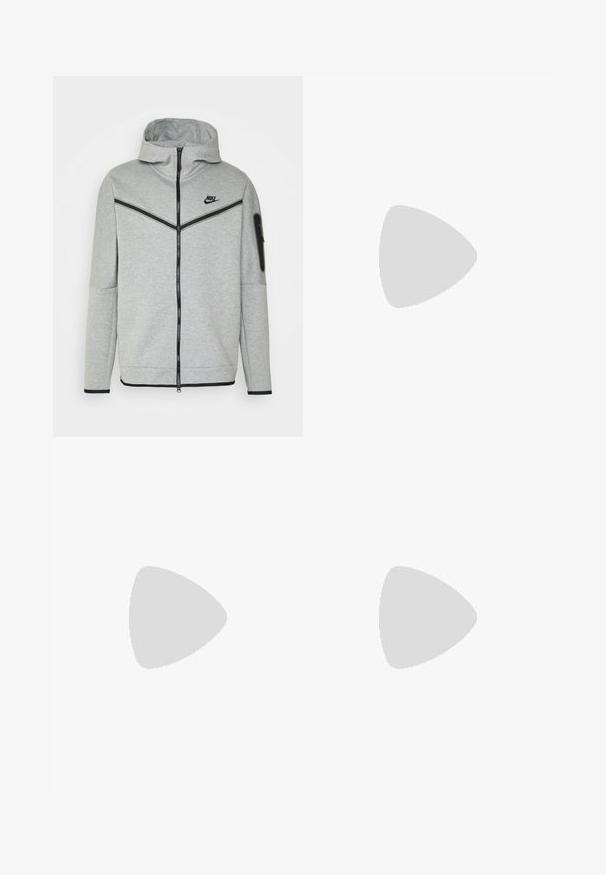 Haut de hoodie zippé gris en tissu doux, avec un col montant, des accents noirs et une poche zippée sur la manche gauche. Logo Nike sur la poitrine.; T-shirt gris à manches courtes en coton, arborant un logo noir de Nike sur la poitrine et un col rond. Design minimaliste sans motifs.; Pantalons de survêtement gris en tissu doux, avec une coupe fuselée, une taille élastique et un petit logo Nike blanc sur la cuisse gauche.; Des chaussures de sport avec une tige en maille dégradée bleu et blanche, un col rembourré et une semelle distinctive avec des accents circulaires. Portées avec un pantalon en denim.