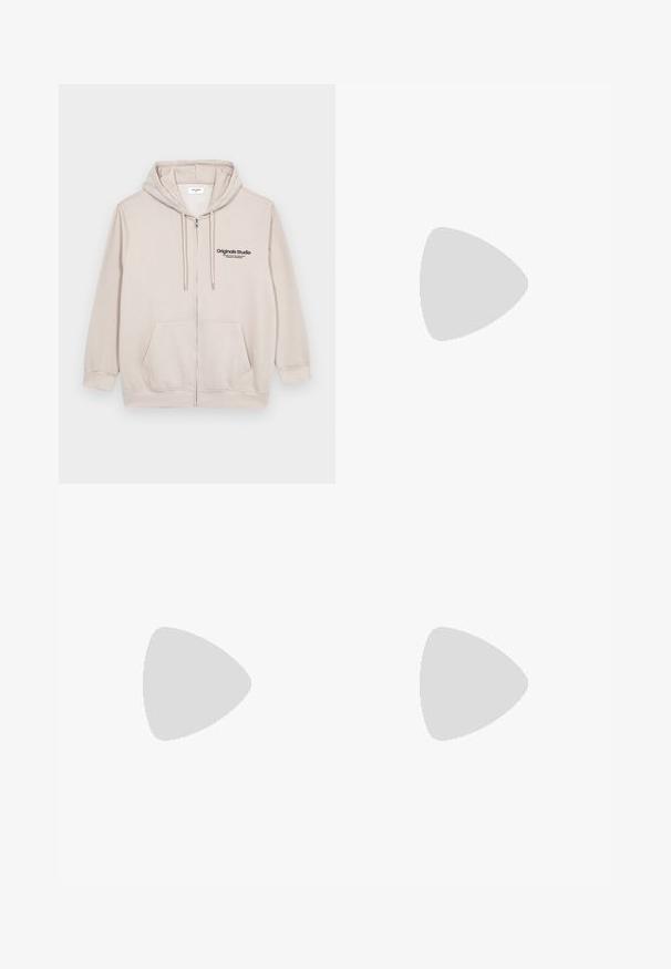 Vaalean beige vetoketjuhuppari, joka on valmistettu pehmeästä materiaalista. Hupparissa on edessä logo, kaksi sivutaskua ja nyöritettävä huppu.; Valkoinen lyhythihainen T-paita ribbikuviossa. Pyöreä kaula-aukko, rento istuvuus, ei näkyviä kuvioita tai yksityiskohtia. Yksinkertainen ja monikäyttöinen muotoilu.; Beige lounge pants dengan sabuk elastis dan tali serut, menampilkan desain kaki lurus dan tekstur yang lembut serta halus.; Valkoinen nahkainen lenkkari, jossa on sileä pinta, pyöreä kärki ja tasaiset valkoiset nauhat. Varustettu teksturoidulla kumi-pohjalla ja vähäisillä muotoiluelementeillä.