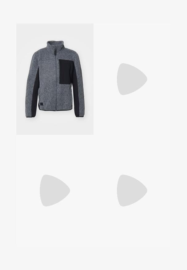 Veste en tricot grise avec un corps texturé, des manches noires et une poche sur la poitrine. Dispose d'un col montant et d'une fermeture éclair à l'avant.; Chemise blanche à manches longues avec un col rond, tissu texturé, logo noir sur l'épaule gauche, et marquage subtil en bas.; Pantalon d'extérieur noir avec poche sur la cuisse zippée, taille élastique et tissu lisse, résistant à l'eau. Design épuré sans logos visibles.; Chaussure de trail running noire avec une tige en mesh durable, une coque de protection renforcée à l'avant, une semelle en caoutchouc texturé et un système de laçage élastique pour un maintien sécurisé.