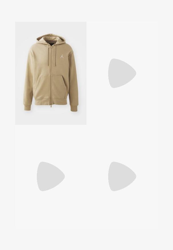 Sudadera con cremallera beige hecha de una tela suave, que cuenta con un bolsillo canguro, dos cordones y un pequeño logo blanco en la parte superior izquierda.; Camiseta de algodón negra con un collage de Michael Jordan en varios momentos, con texto en negrita y gráficos vibrantes en acentos rojos, blancos y amarillos.; Pantalones de chándal negros hechos de tela suave, con una cinturilla elástica con cordón, puños acanalados y un pequeño logo en el muslo izquierdo.; Zapatillas de cuero blanco con perforaciones, punta redonda, suela plana y cordones gruesos, con un logo de swoosh visible y "AIR" en el talón.
