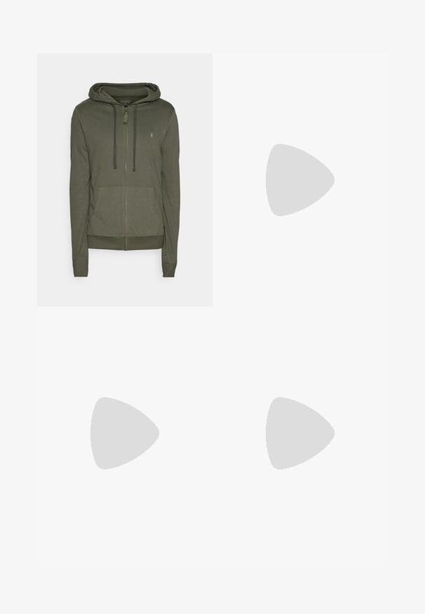 AllSaints BRACE ZIP HOODY - Felpa con zip - dark ivy green; T-shirt bianca a maniche corte in cotone con scollo rotondo e un piccolo logo grigio sul petto. Tessuto liscio, vestibilità classica.; Pantaloni beige in cotone a gamba larga con cinque tasche, chiusura a bottone e passanti per la cintura; texture liscia con taglio dritto e orlo.; Sneaker in suede e tessuto verde, marrone e beige con tre strisce bianche. Presenta un'accente rosa chiaro sul tallone e una suola testurizzata.