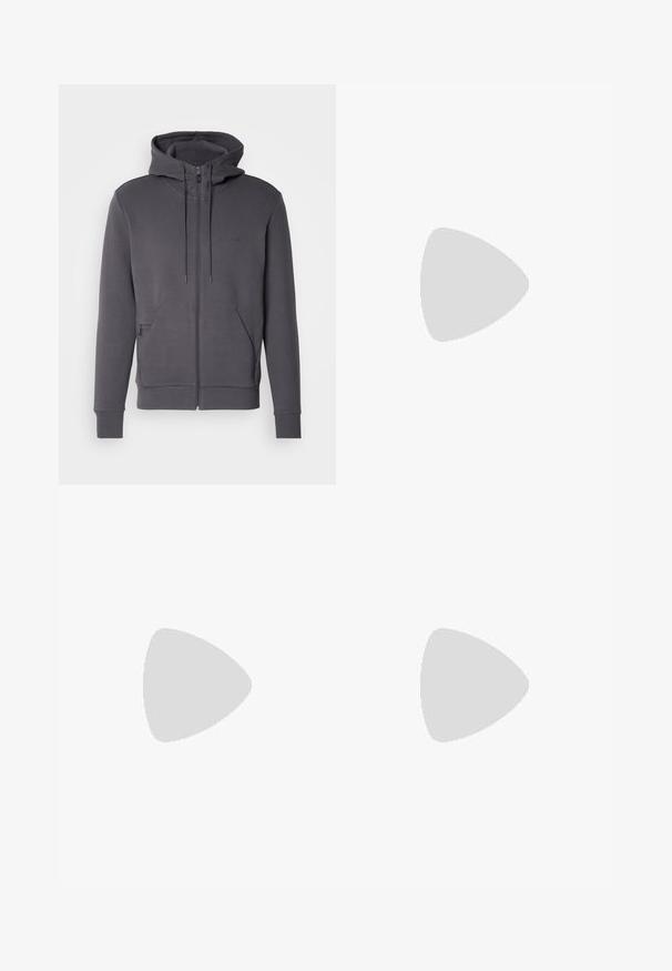 Felpa grigia con zip, dal texture morbido, con cordini regolabili, tasche a marsupio e polsini a coste. Presenta un logo discreto sul petto.; Maglietta nera a maniche corte realizzata in un morbido misto cotone, con scollatura a girocollo e un design minimalista senza motivi o dettagli.; Pantaloni jogger neri realizzati in tessuto liscio. Presentano una vita elasticizzata con stringa, gambe affusolate e senza tasche visibili. Design semplice.; Sneaker in pelle nera a basso profilo con lacci neri e suola avorio, mostrato di profilo su sfondo bianco.