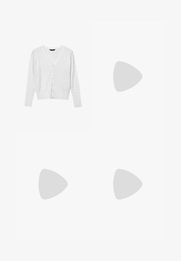 Calliope TRECCE - Strickjacke - blanc; Weißes T-Shirt mit kurzen Ärmeln aus glatter Stoffqualität, mit rundem Ausschnitt und dezenten Nähten am Saum.; Helle rosa, gerippte Leggings mit breitem Bund, die ein Kreuzdesign aufweisen und entlang der Beine mit verstärkten Nähten für Haltbarkeit ausgestattet sind.; Rosa Wildleder-Sneaker mit blauen Lederakzenten, drei blauen Streifen und Gummisohle. Entworfen mit einer abgerundeten Zehe und Schnürung.
