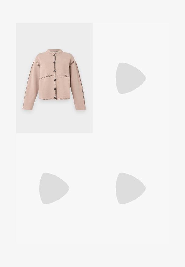 Šviesiai rudos megztos kardiganas su ilgomis rankovėmis, juodomis siūlėmis išsiuvinėtais detalėmis bei šešiais juodais mygtukais priekyje.; Trijų ilgomis rankovėmis marškinėlių krūva: juodas, pilkas ir baltas. Kiekvienas turi apvalų iškirpimą ir trumpą dizainą, pagamintas iš lygaus, lengvo audinio.; Juodos flared tipo legginsai, pagaminti iš tamprios medžiagos. Yra platus juosmuo ir lygus paviršius, su prie kūno priglundančiu siluetu, kuris pločiasi ties apatine dalimi.; Grynos zomšos sneakeriai su baltais raišteliais, juodomis juostelėmis ir balta gumine sole. Turintys apskritą logotipą ant liežuvėlio ir guminę sole.